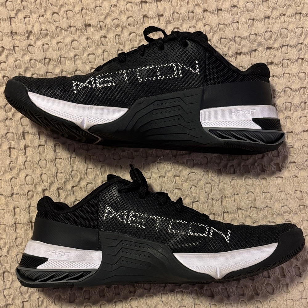 Nike Metcon Training Sneakers - Picture 2 of 5
